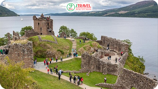 Lâu đài Urquhart - Bí Ẩn Trên Bờ Hồ Loch Ness