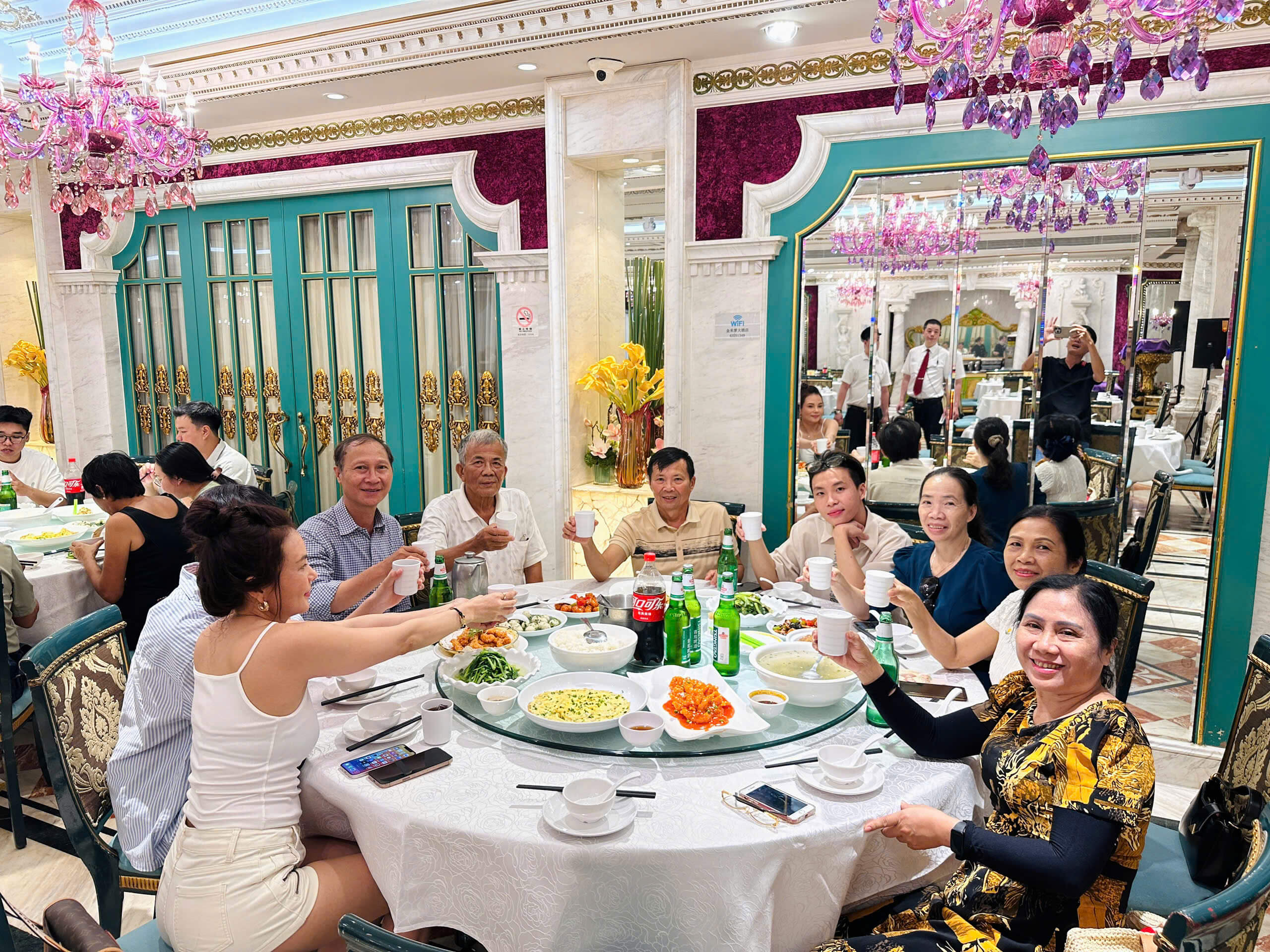 Thưởng thức mỳ cua lông cùng J Travel