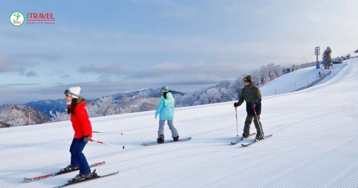 Trượt tuyết ở Ski Resort Yabuli
