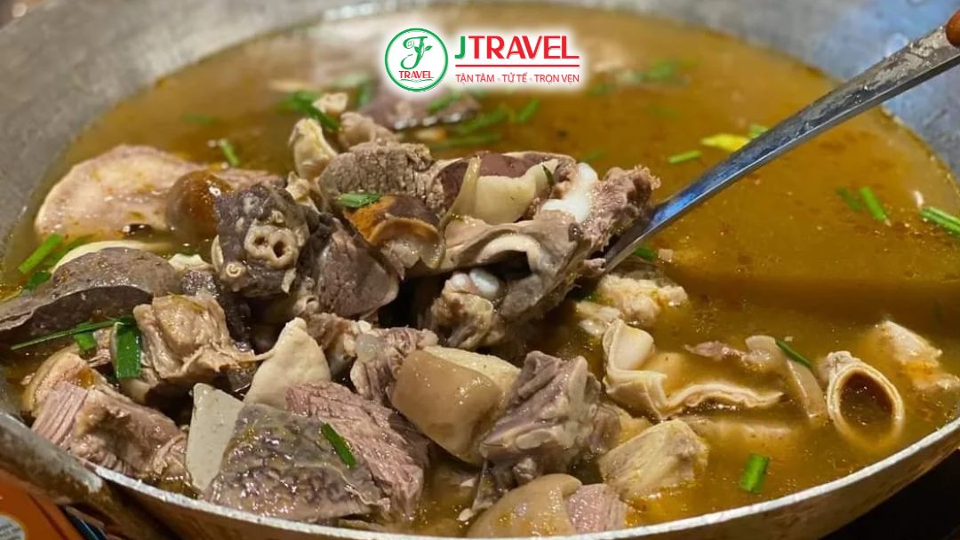 Thắng cố món đặc trưng của người H' Mông