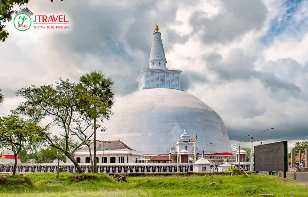 Anuradhapura là một trong những thành phố cổ quan trọng nhất của Sri Lanka