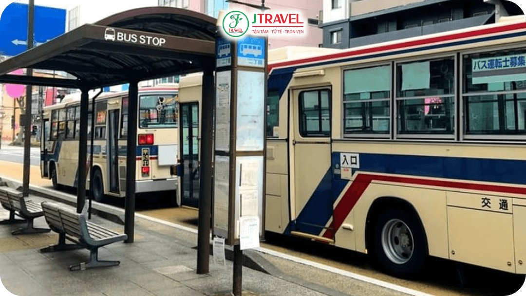 Xe buýt địa phương tại Nhật Bản