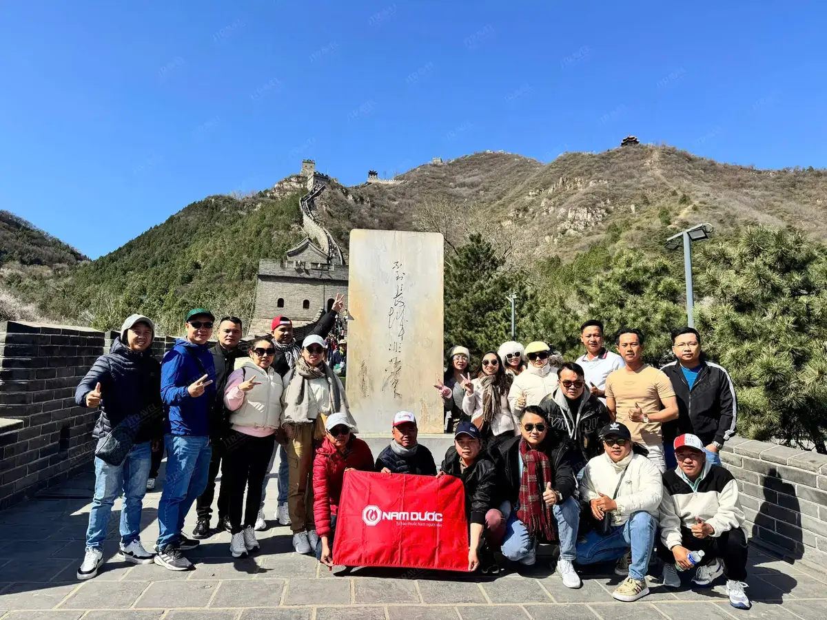 Đoàn Công ty Nam Dược tại Vạn Lý Trường Thành