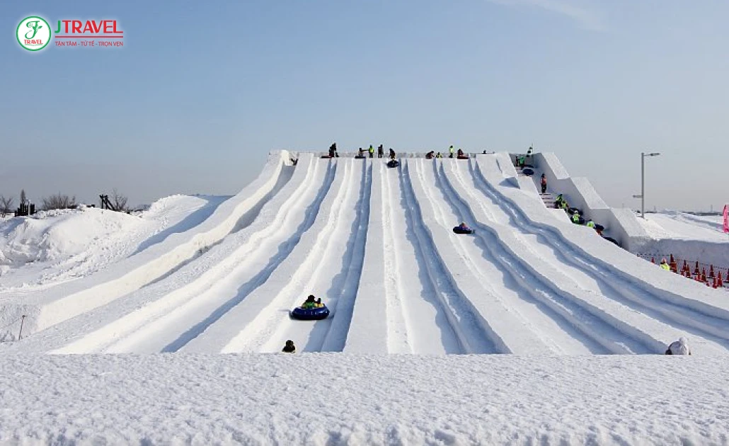 Khu Tsudome với không gian vui chơi tuyết an toàn cho gia đình