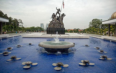 Tượng Đài Chiến Sĩ Vô Danh Mal