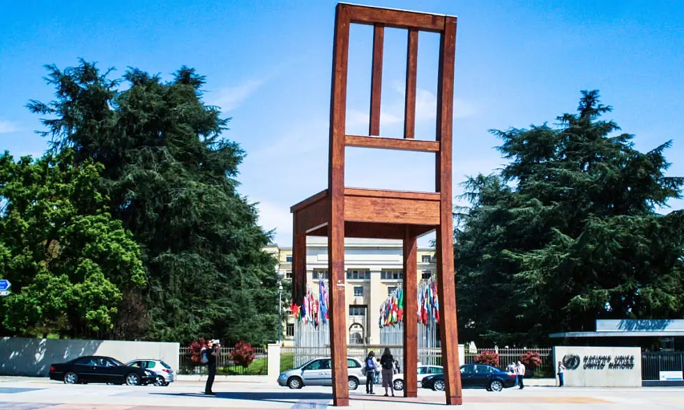 Tại sao du khách nên ghé thăm Broken Chair (ảnh internet)