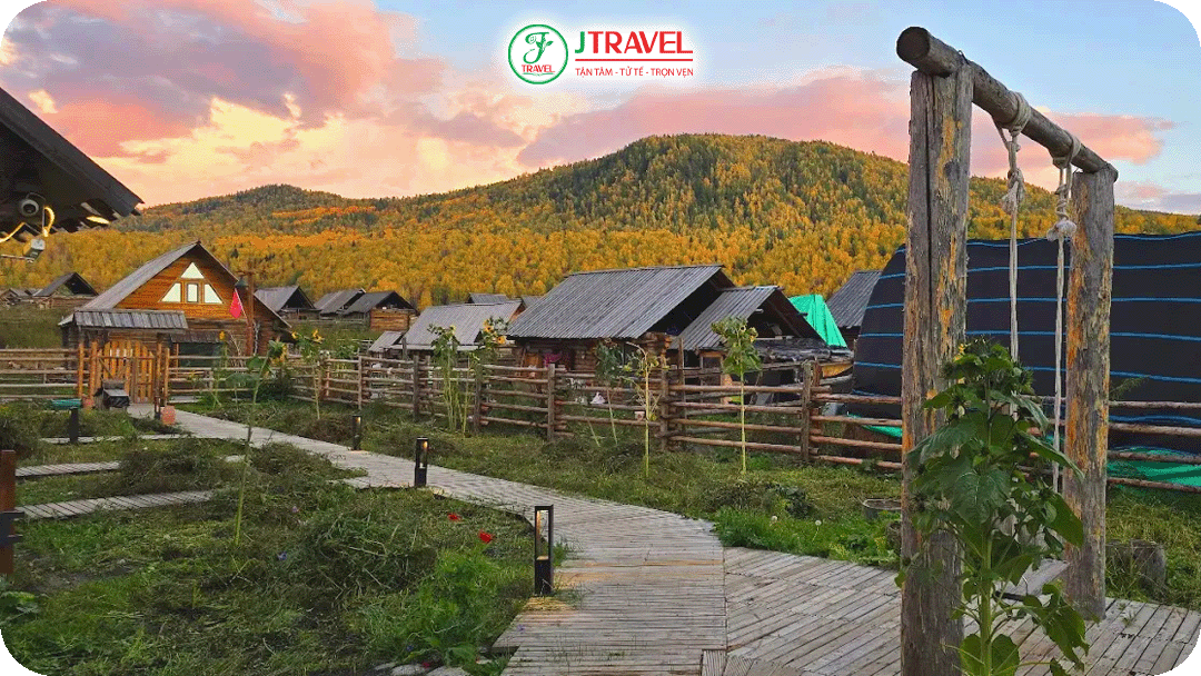 Mùa đẹp nhất khám phá Hemu là mùa thu lá vàng