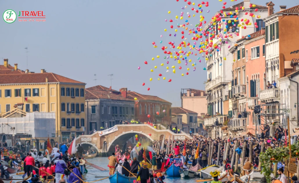 Carnival of Venice với mặt nạ truyền thống