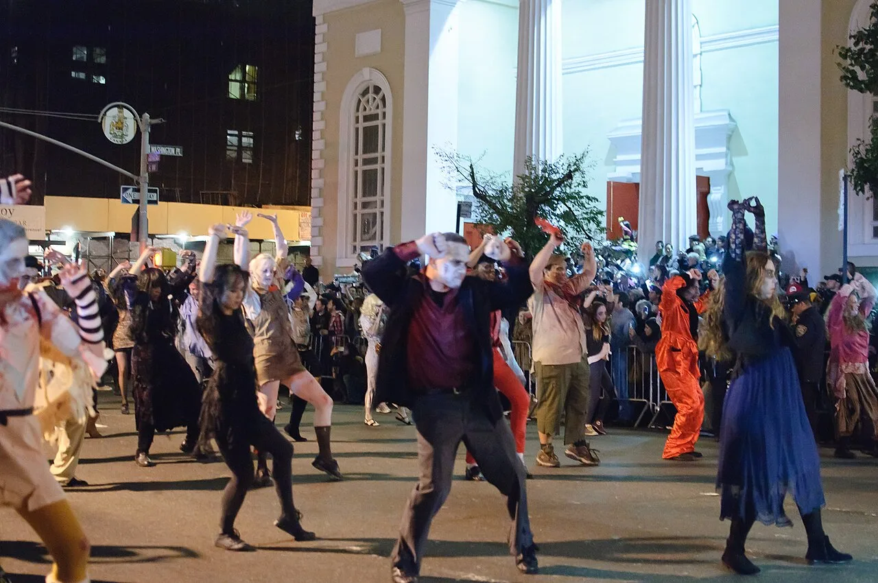 Diễu hành Halloween New York trên Đại lộ 6 tối 31 tháng 10