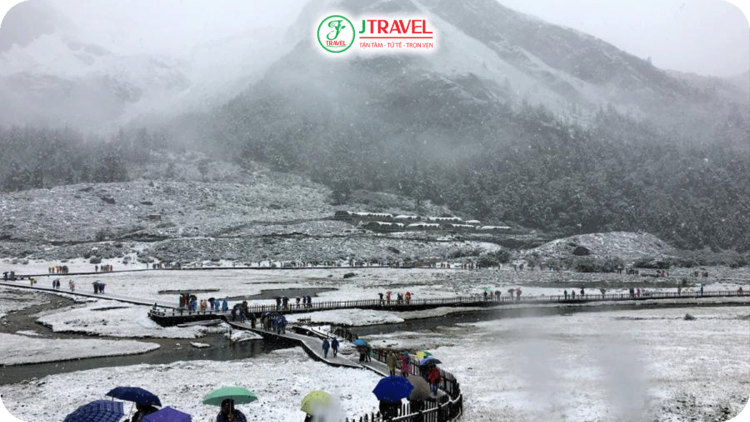 Á Đinh mùa đông - tuyết trắng bao phủ khắp