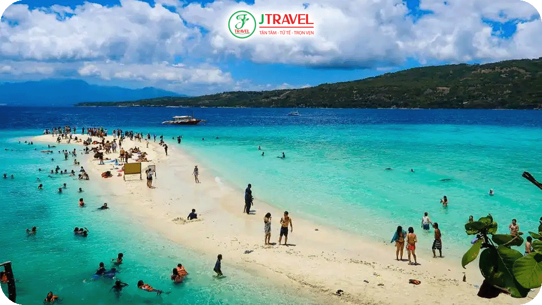 Khám phá Sumilon Island - Nơi có làn nước xanh trong đặc trưng của Philippines