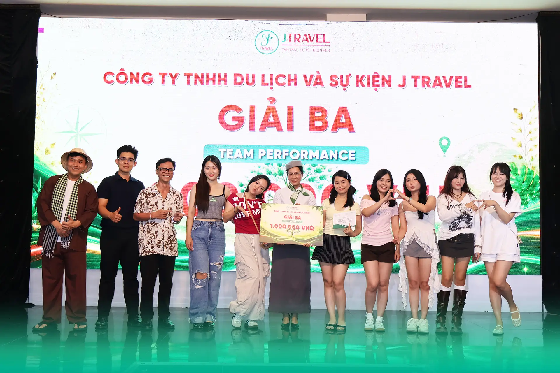 Mỗi thành viên là một mảnh ghép trên hành trình J Travel