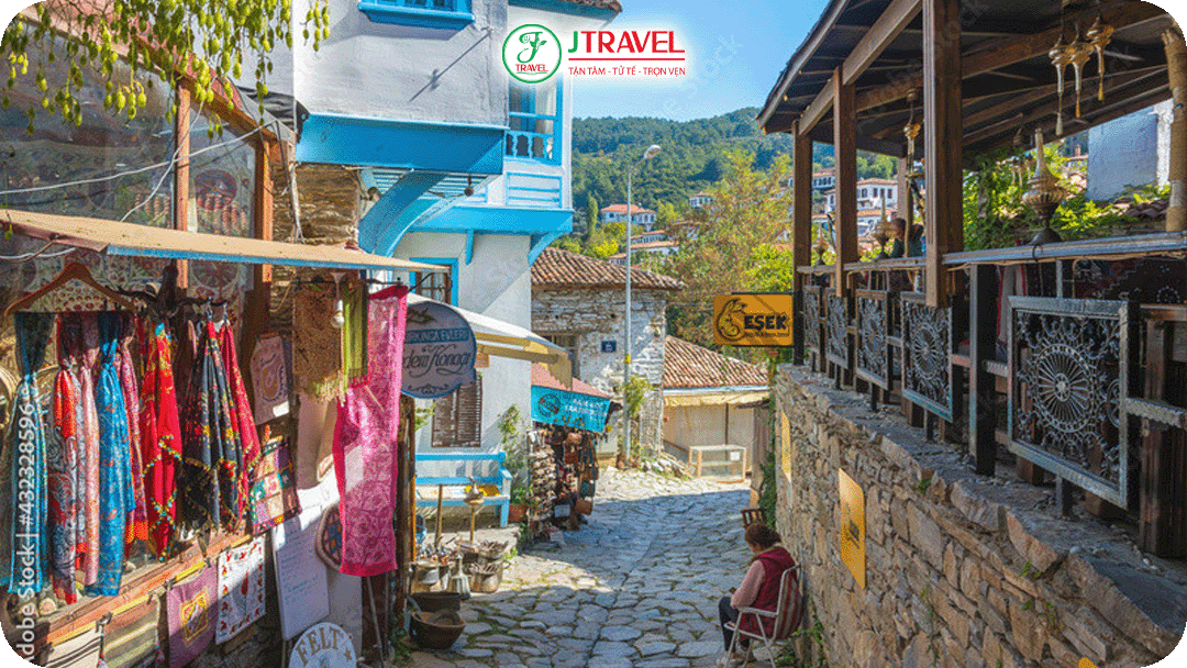 Bầu không khí thôn quê yên bình ở Sirince