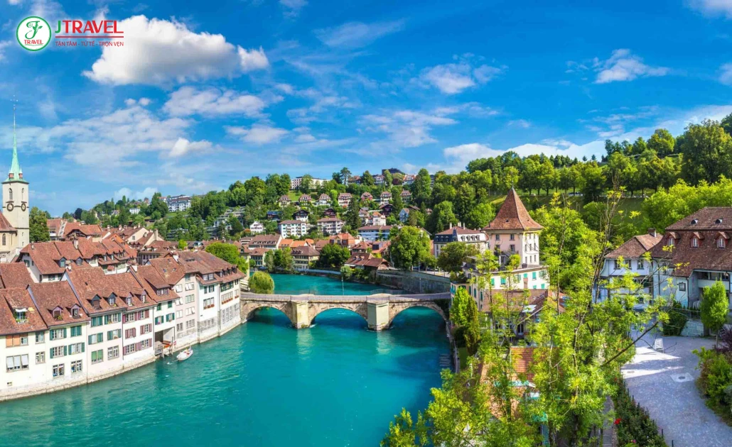 Trải nghiệm mùa hè mát lành với trời xanh trong vắt