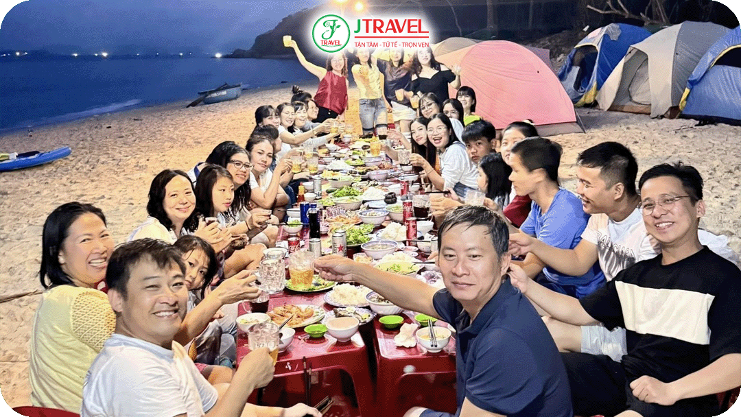 Tổ chức ăn uống trên bãi biển tại Cù Lao Mái Nhà