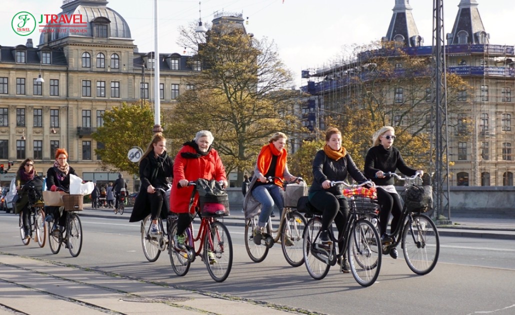Làn đường xe đạp tại Copenhagen Bắc Âu