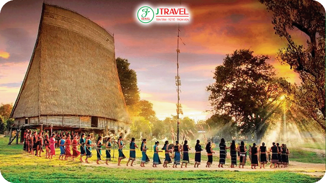 Tây Nguyên mang vẻ đẹp hoang sơ của núi rừng với những cao nguyên rộng lớn