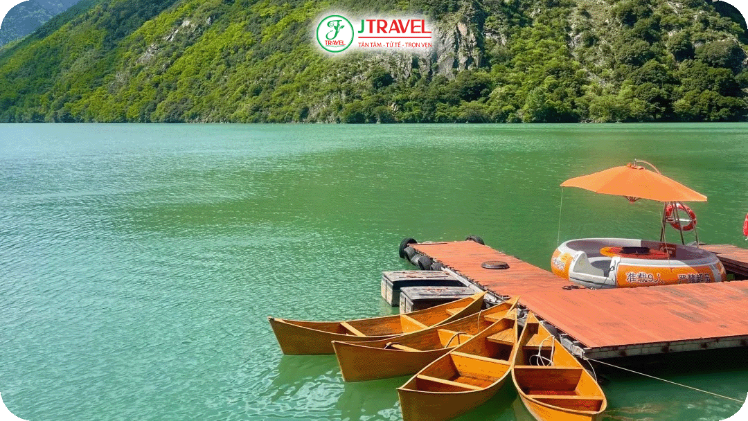 Tham quan Tùng Bình Câu cùng J Travel