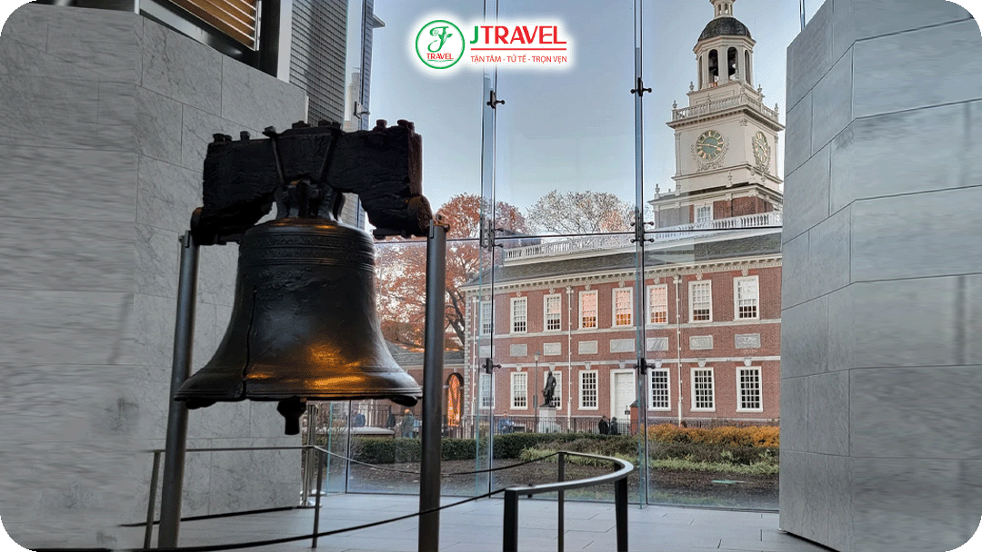 Liberty Bell chiếc chuông huyền thoại mang dòng chữ “Proclaim Liberty Throughout All the Land”