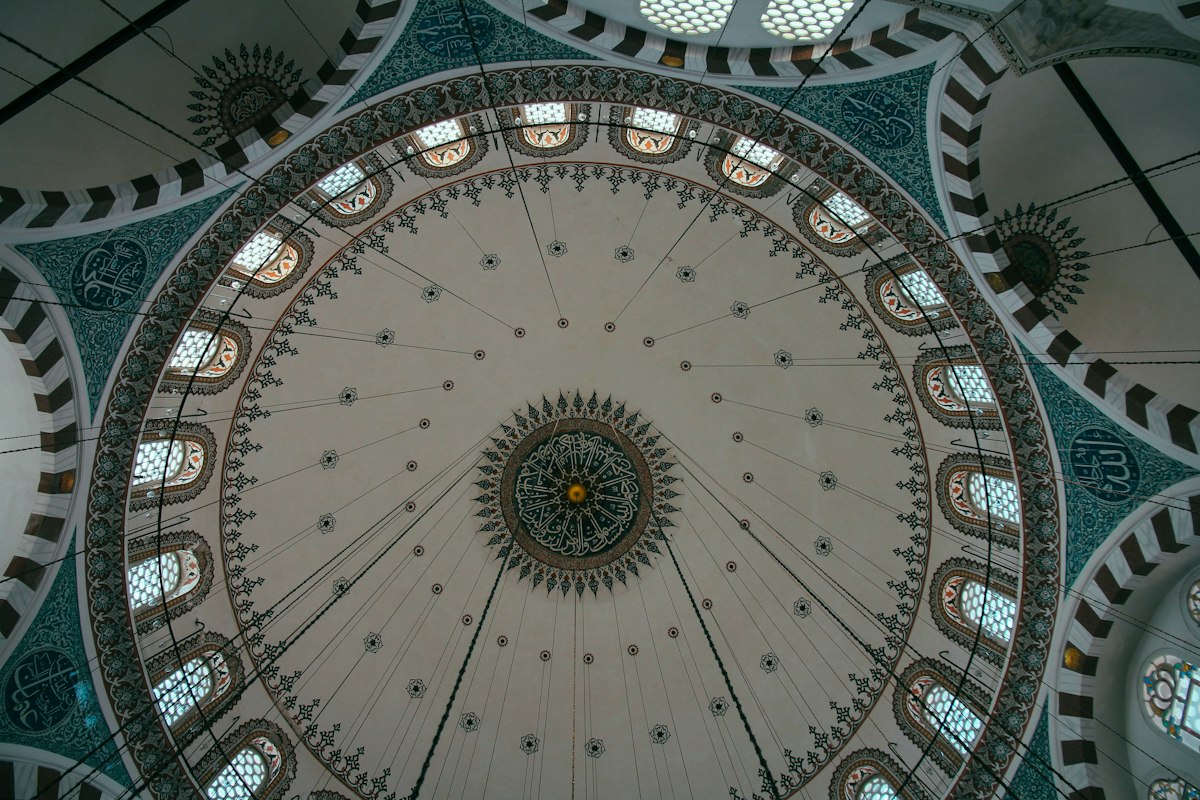 Mái vòm phủ gạch men Iznik