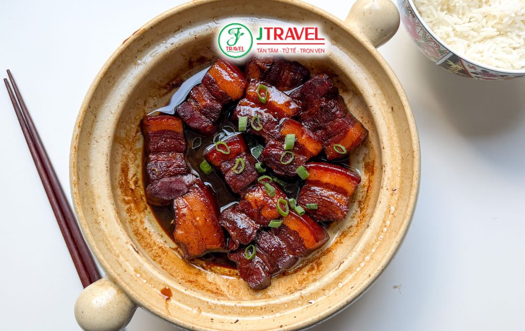 Thịt kho đỏ