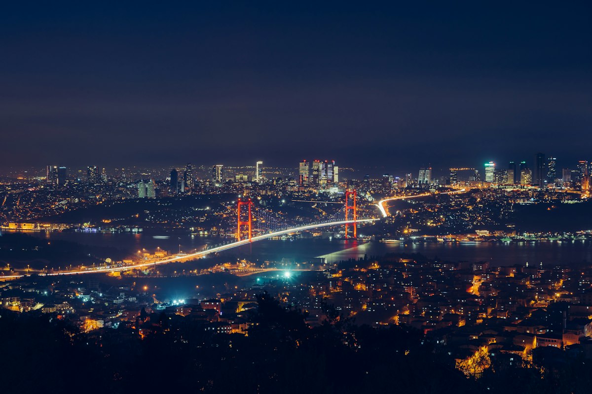 Istanbul lung linh về đêm