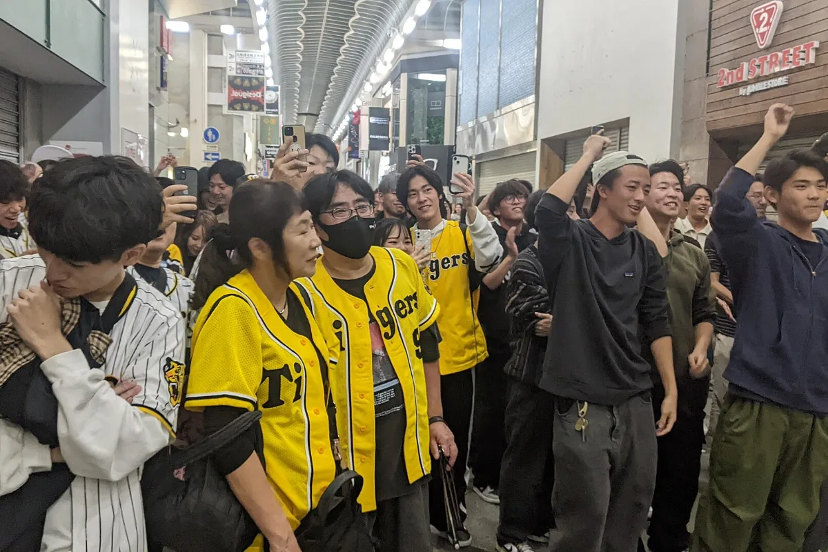 Phố mua sắm Shinsaibashi Suji ở Osaka