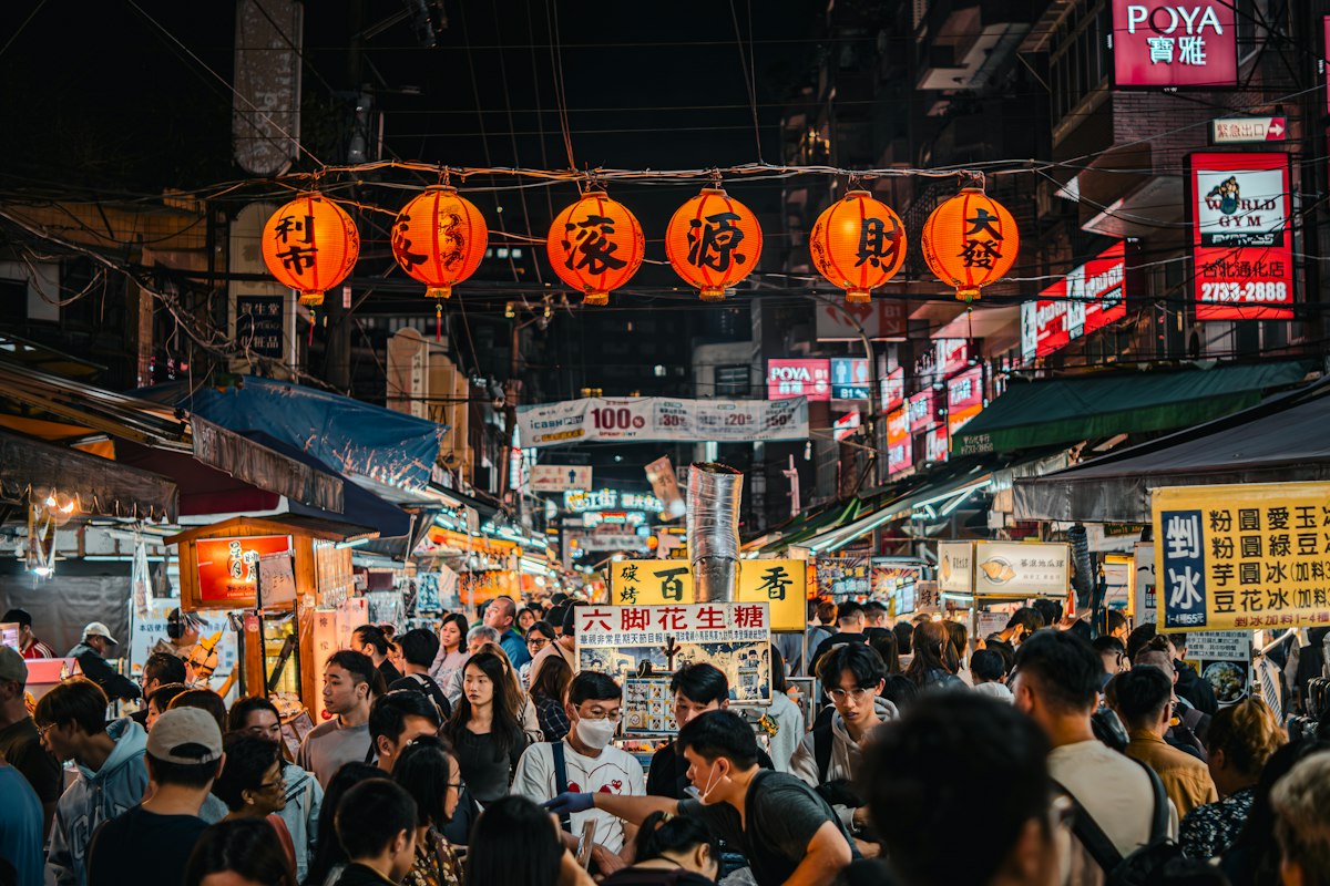 Phố ẩm thực đêm nhộn nhịp ở Trung Quốc