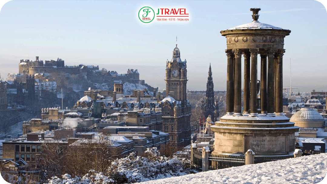 Edinburgh của Scotland khoác lên mình lớp tuyết mỏng
