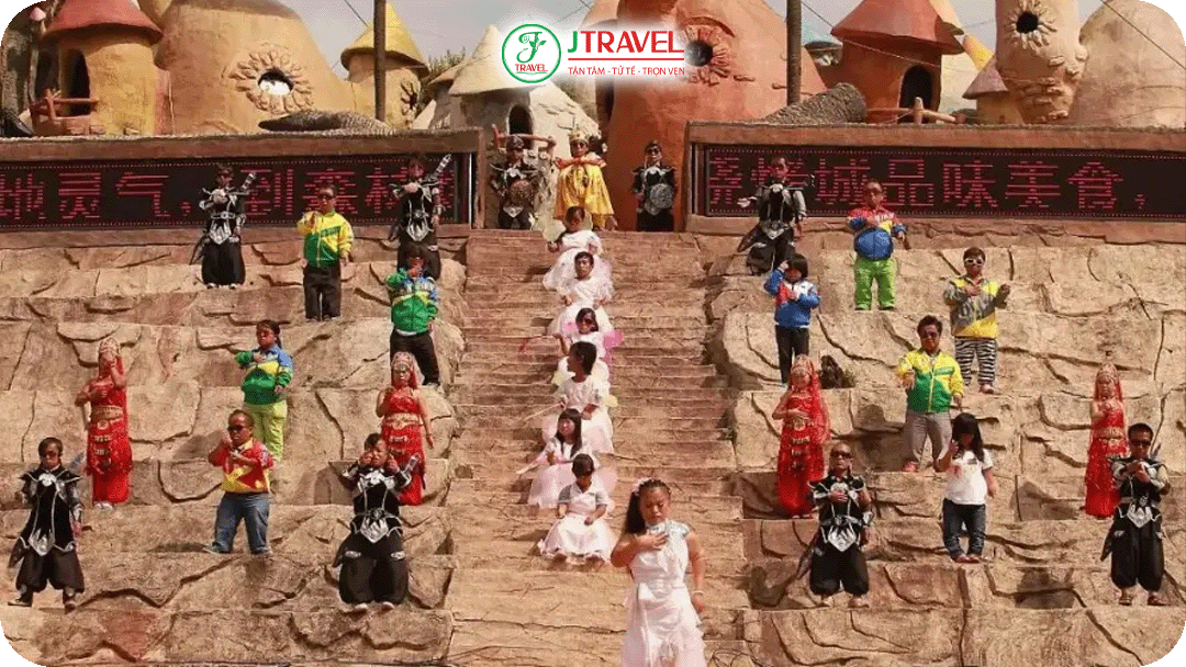 Show biểu diễn nghệ thuật đặc sắc do chính cư dân tí hon thể hiện