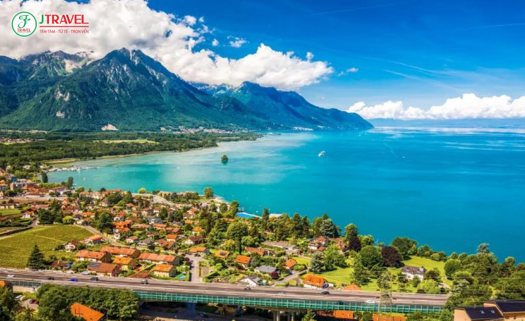 Cảnh đẹp hồ Geneva soi bóng dãy Alps hùng vĩ