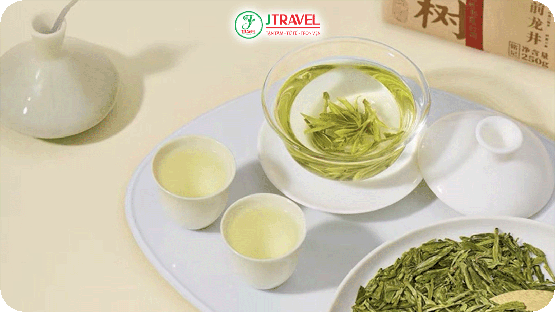 Thưởng thức những ly trà Long Tỉnh ấm nóng vào mùa đông