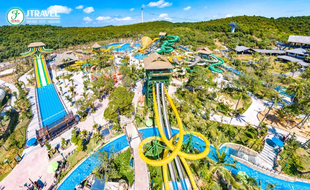 Aquatopia Water Park Phú Quốc 