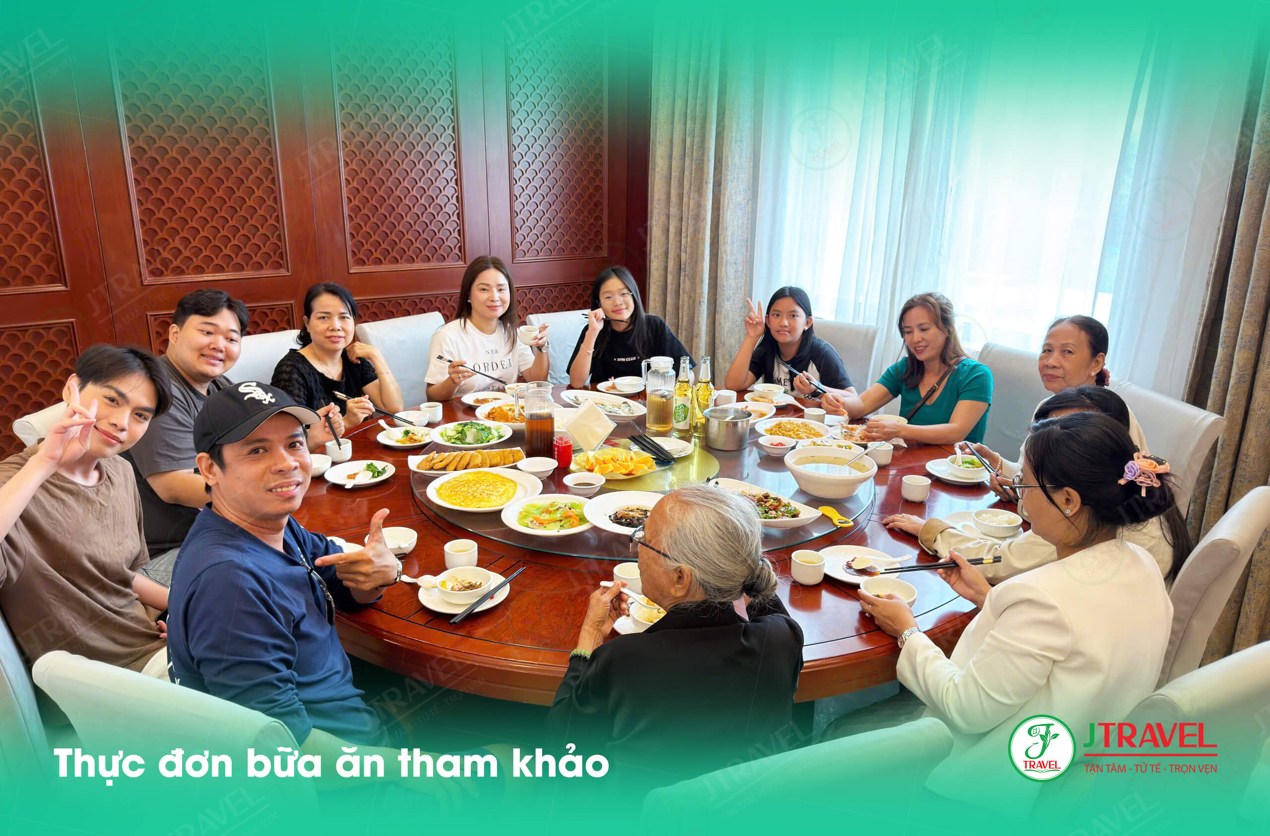 Không gian bữa ăn tiêu chuẩn của tour Thượng Hải J Travel