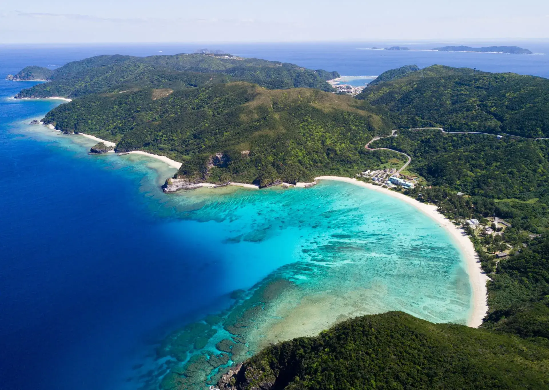 Đảo Okinawa xanh biếc (nguồn internet)