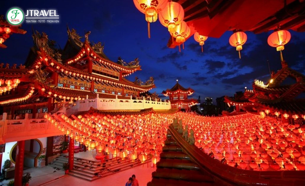 Bắc Kinh rực rỡ đèn lồng đỏ trong dịp Tết Nguyên Đán