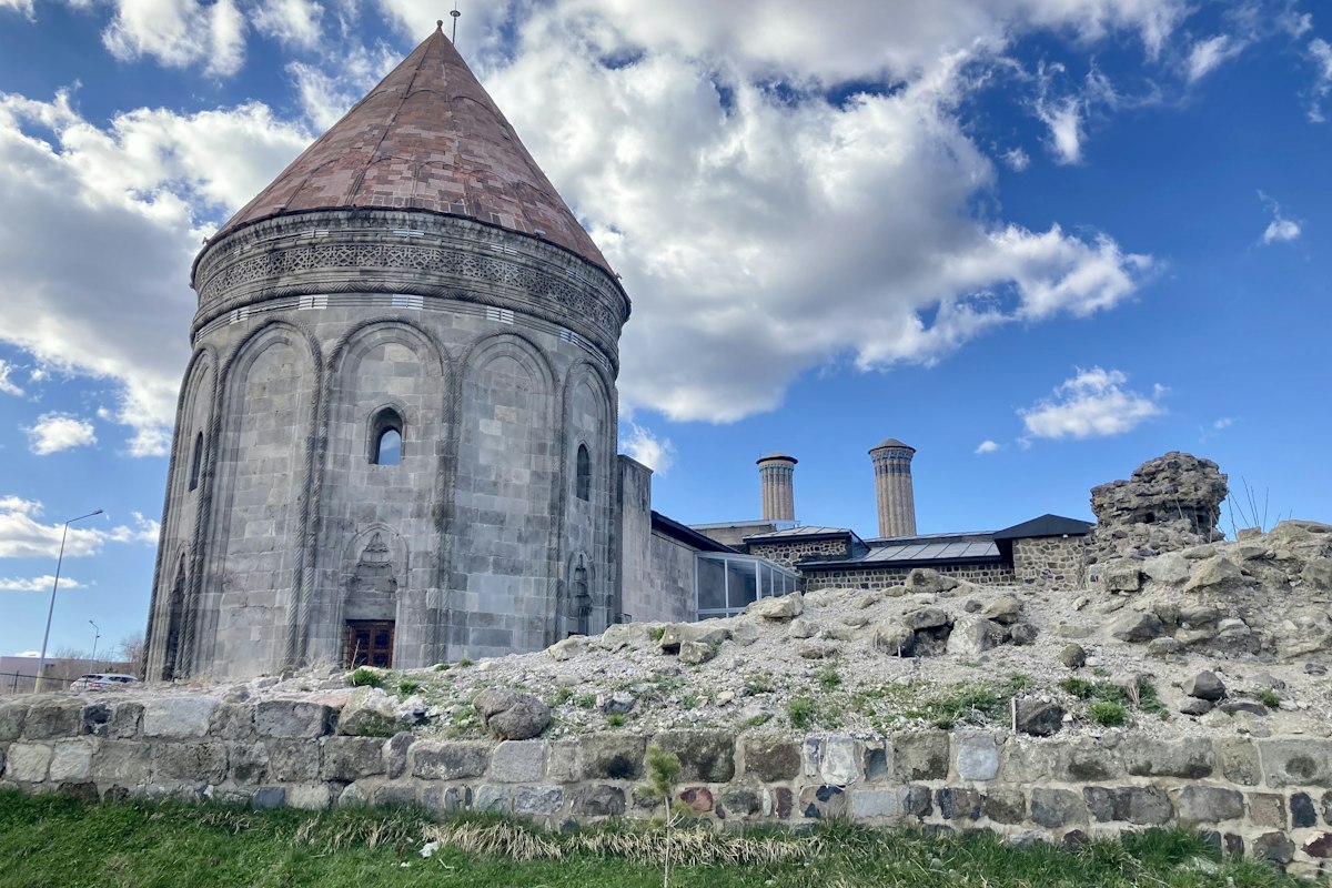 Lăng mộ thời Seljuk ở Erzurum, miền Đông Thổ Nhĩ Kỳ