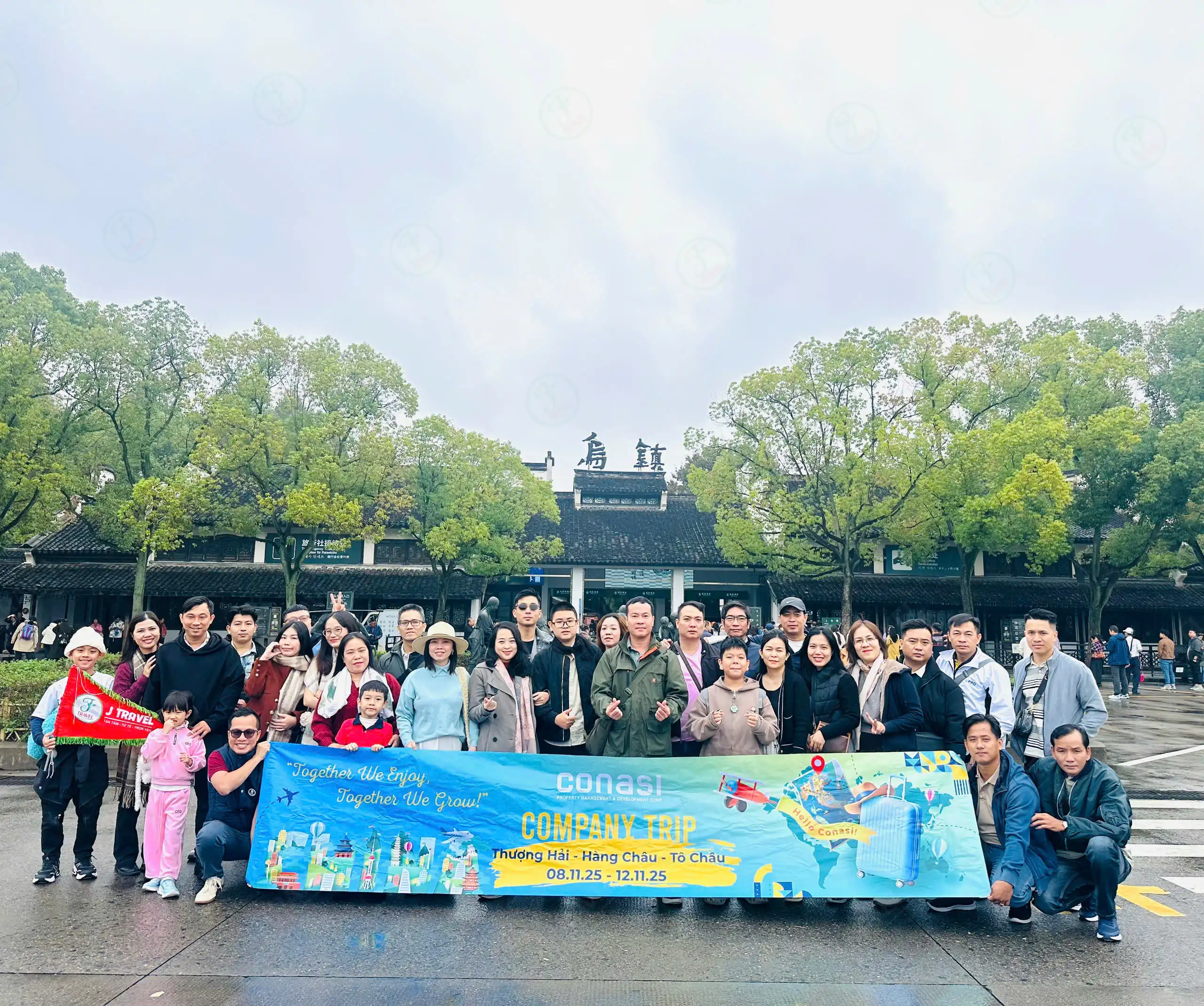  J Travel còn thiết kế thêm các chương trình mở rộng đến Hàng Châu, Ô Trấn, Suzhou hay Disneyland Thượng Hải 