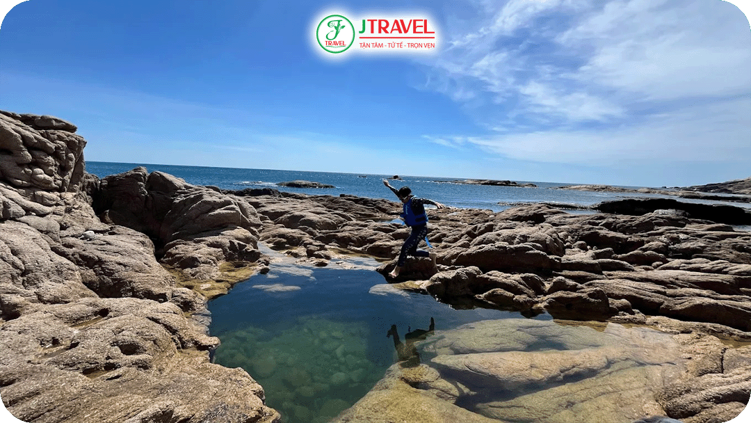 Thời điểm đẹp nhất để trải nghiệm hồ bơi vô cực là thủy triều rút