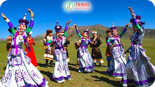 Người Uyghur – dân tộc Hồi giáo giàu bản sắc, gắn bó với ốc đảo, nghệ thuật và ẩm thực truyền thống