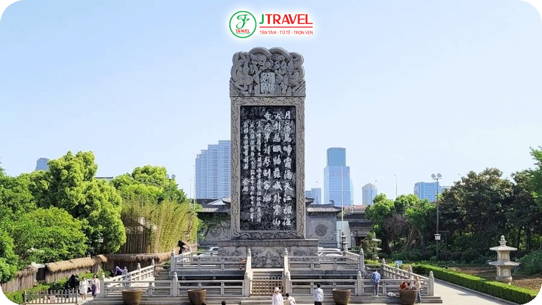 Chiêm ngưỡng bài thơ Phong Kiều Dạ Bạc ở khuôn viên