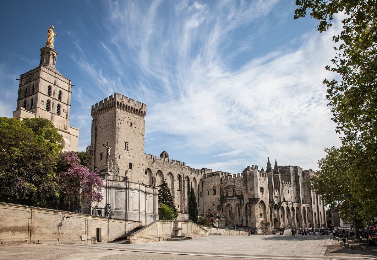 Cung điện Palais des Papes