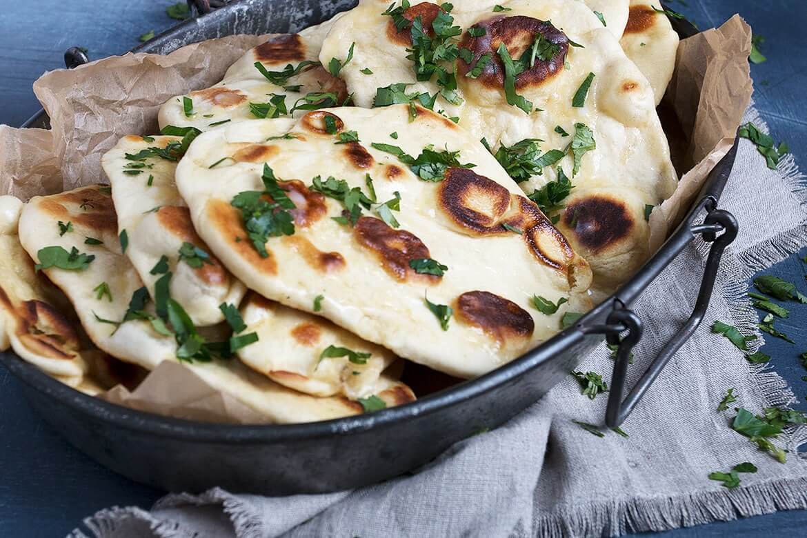 Bánh mì Naan – Hương thơm từ lò đất nung (ảnh internet)