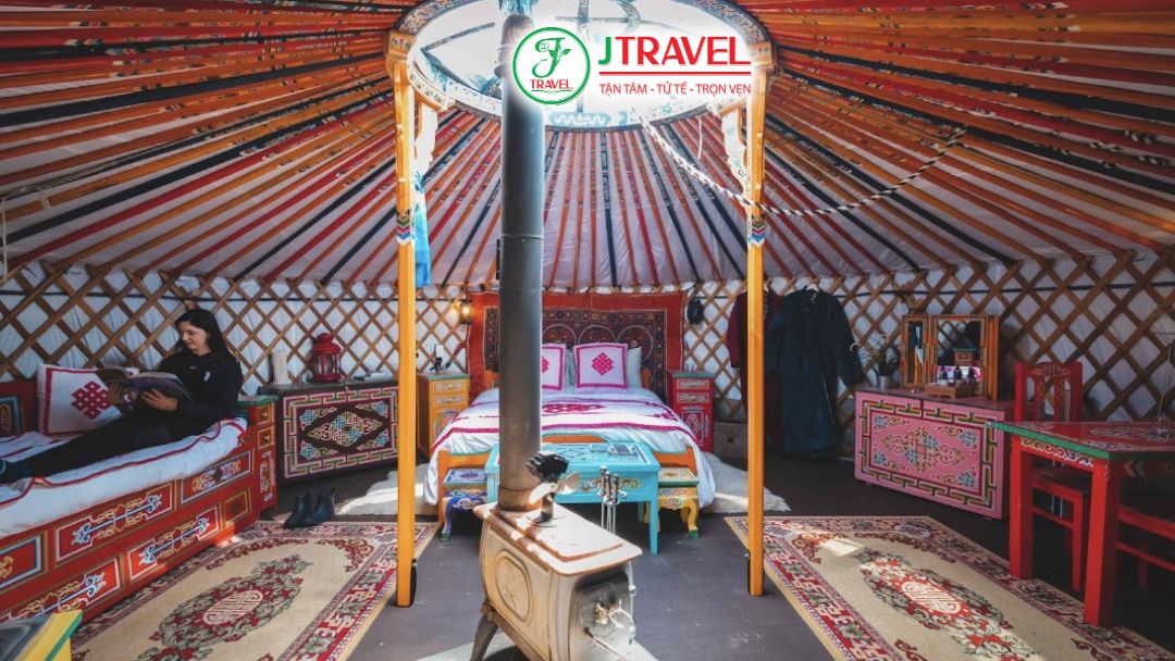 Lều Yurt lưu trú đặc trưng của người du mục