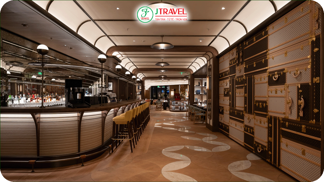 Le Café Louis Vuitton là quán cà phê mang phong cách cổ điển bên trong du thuyền