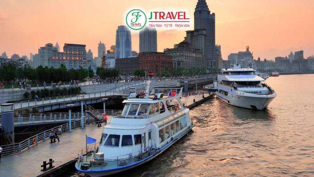 Trải nghiệm ngắm 2 bờ sông đối lập của Thượng Hải