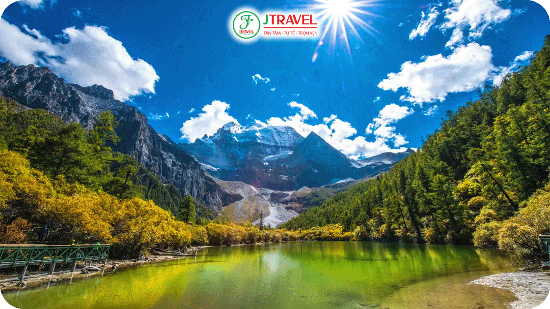 Mùa thu Á Đinh tháng 10 đẹp như tranh vẽ