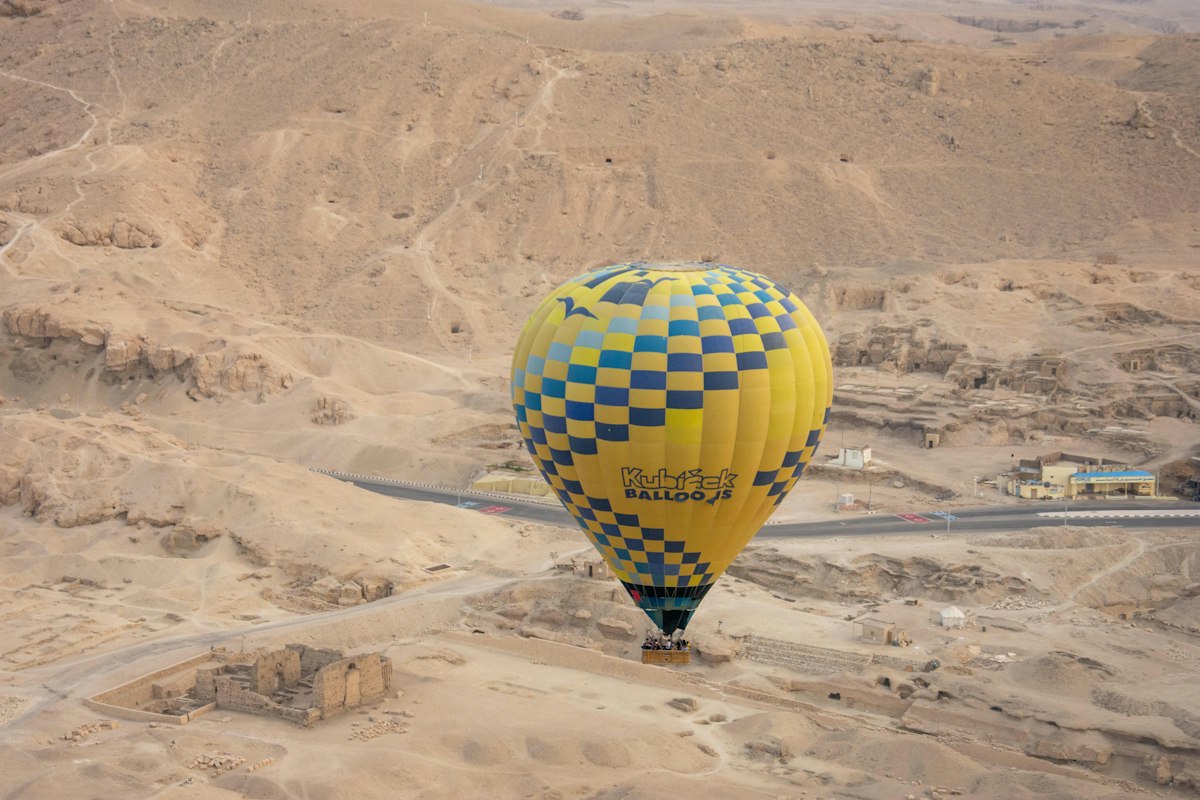 Khinh khí cầu bay ở Luxor