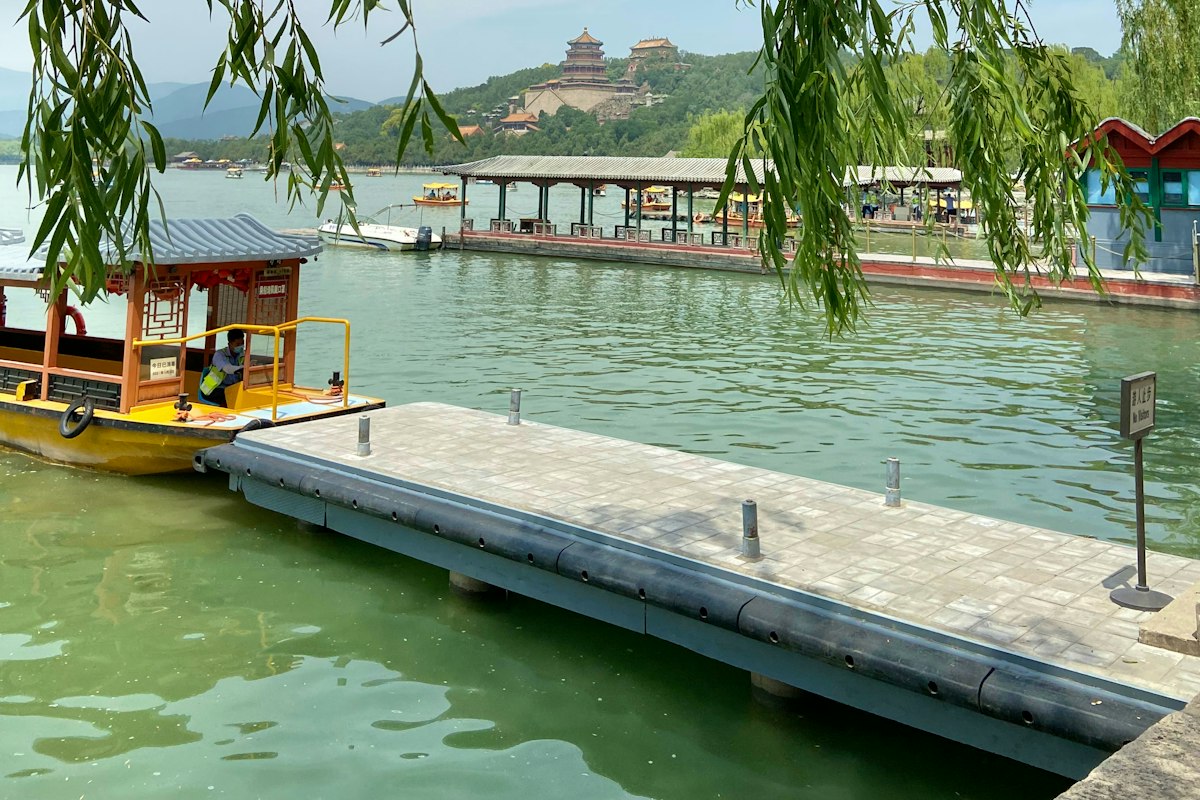 Thuyền trên Tây Hồ Hàng Châu
